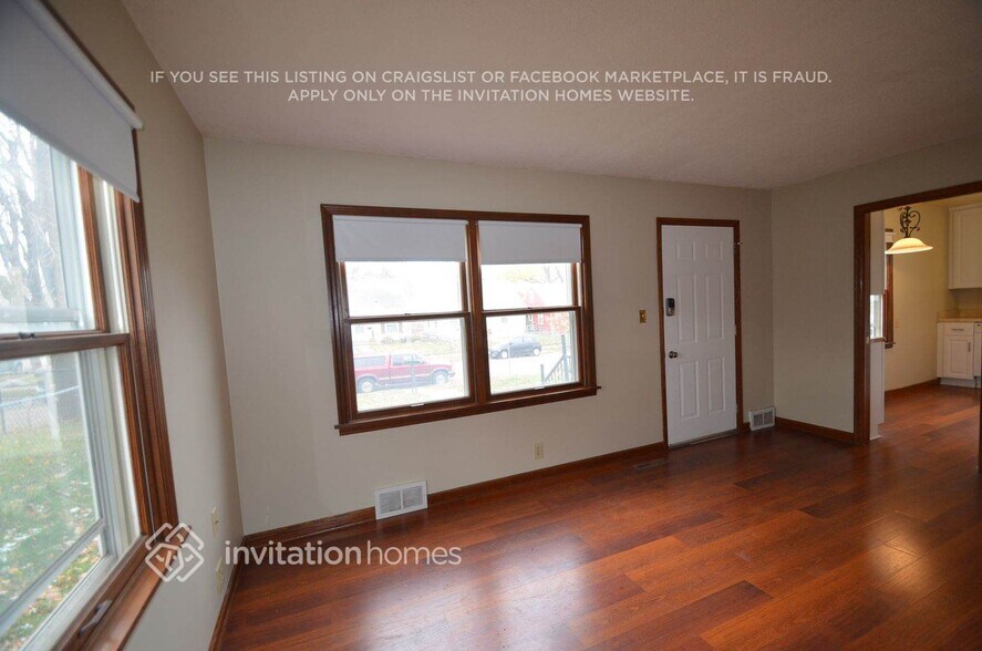 Building Photo - 5753 27th Ave S