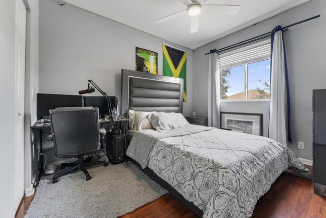 Building Photo - 206 Gazetta Way