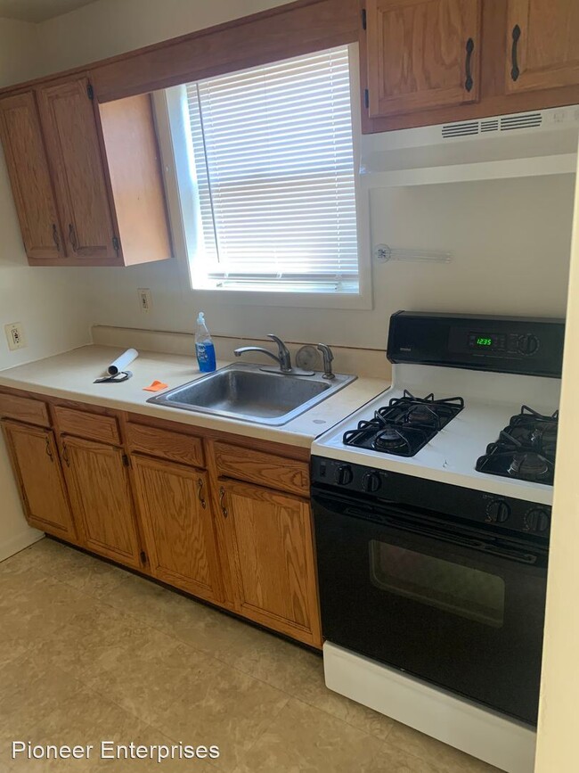 Building Photo - 3 br, 1 bath House - 1016 Cherry Hill Rd