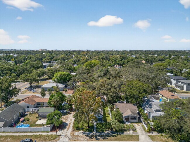 Building Photo - Fully Renovated 3 bedroom St. Pete Home | ...
