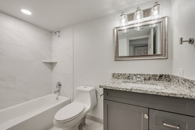Building Photo - Charming 3-Bedroom Home with 2 Full Baths ...
