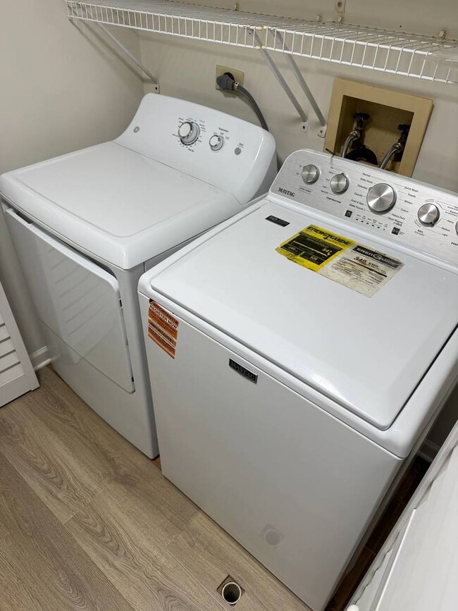 Building Photo - 209 Glengarry Dr