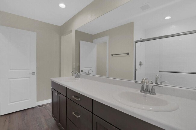 Building Photo - 3792 Venice Grove