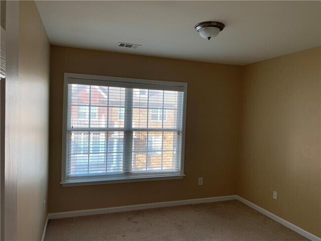Building Photo - 6122 Deluna Way