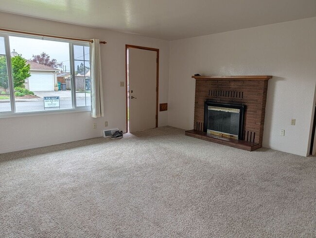 Building Photo - 1511 Shirley Pl
