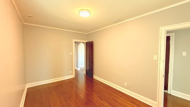 Building Photo - 10638 S Ave C