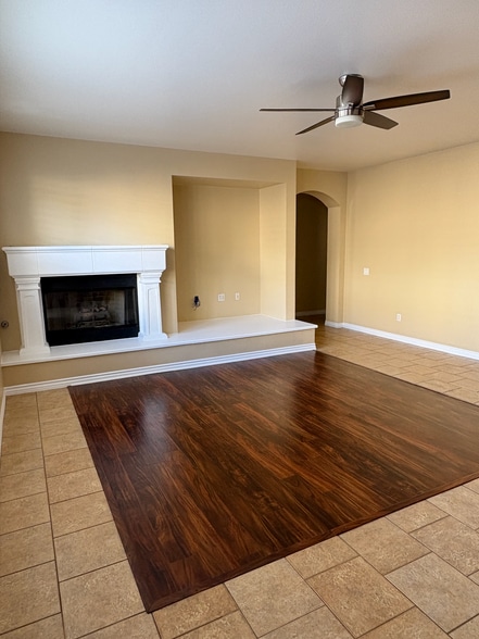Living Room - 3833 East Park