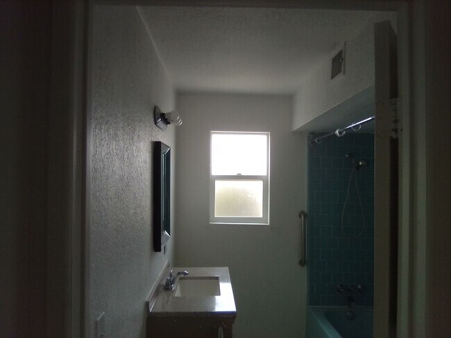 Primary Photo - Desert View Apartments