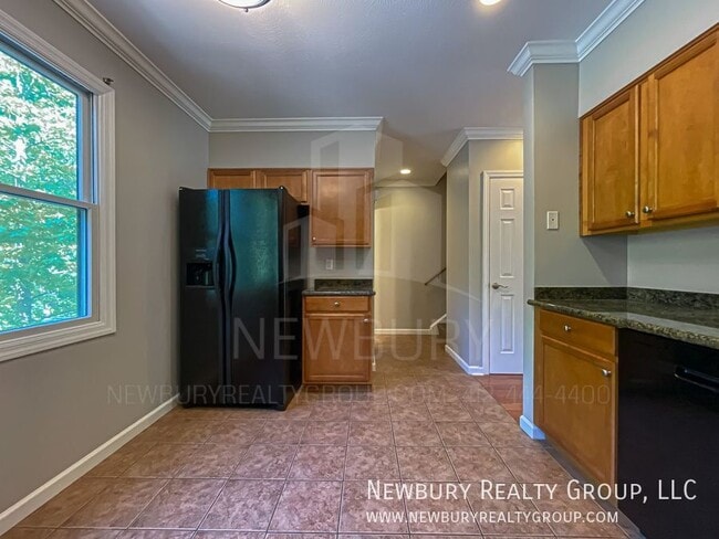 Building Photo - 135 Banksville Pl