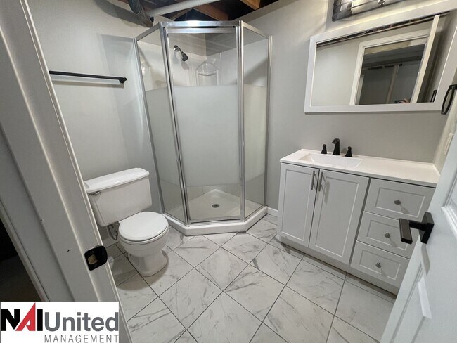 Building Photo - Three bed, one and a half bath home for rent