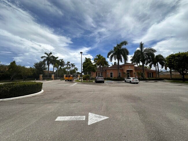 Building Photo - 3545 Forest Hill Blvd
