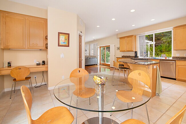 Building Photo - 14061 Mercado Dr