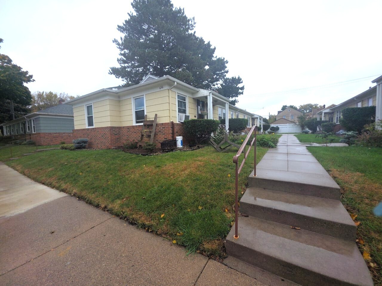 Building Photo - 656 Cleveland Ave S