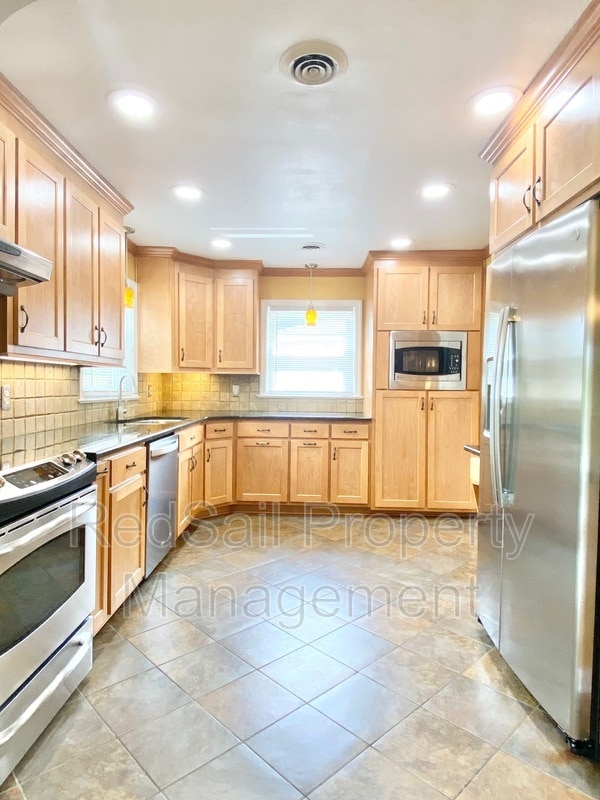 Building Photo - 383 Stanton Rd