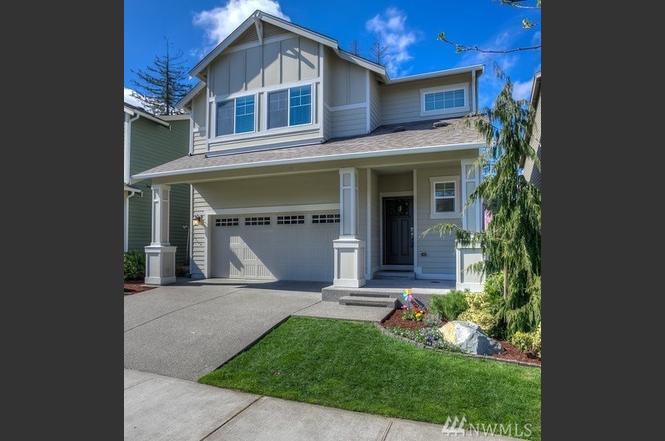 3 bedroom, 2.5 bath 2 story, 2 car garage home, W/D on same floor as bedrooms. - 8828 Jayden Ln NE