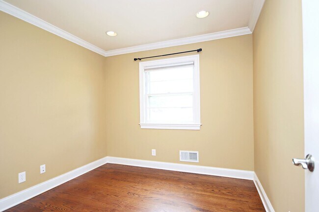 Building Photo - Locust Grove Home With Fenced Yard