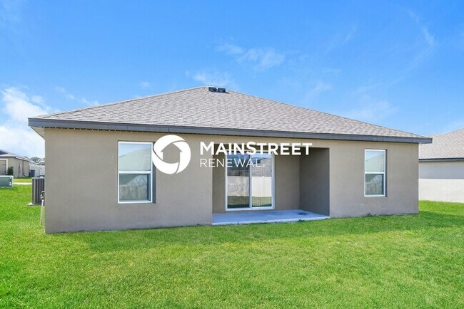 Building Photo - 3 Bedroom Pet-Friendly Home in Dundee, FL with Main Street Renewal