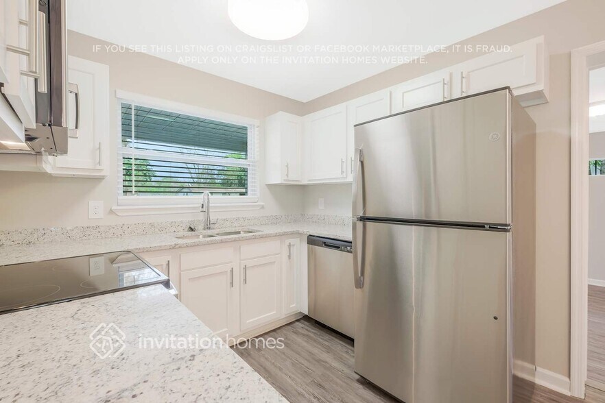 Building Photo - 2130 Thiervy Dr