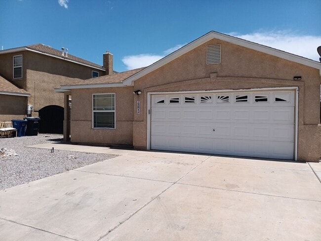 Primary Photo - Charming 3-bedroom, 2-bathroom home! Comin...