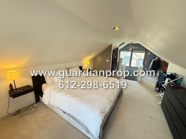 Building Photo - Merriam Park House Available May 1st, Updated Kitchen, Office, Fenced Yard, 2 Car Garage