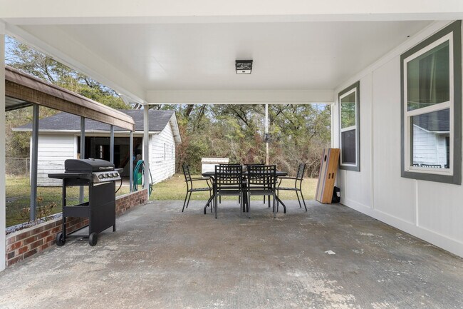 Building Photo - 10104 Johns Bayou Rd