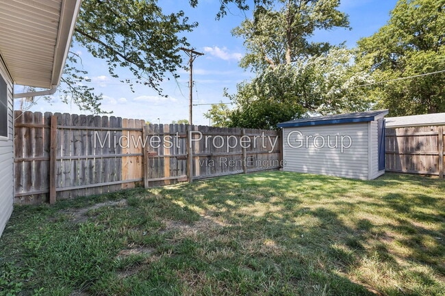 Building Photo - 1595 Flicker Dr