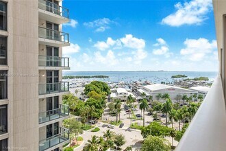 Building Photo - 2655 S Bayshore Dr