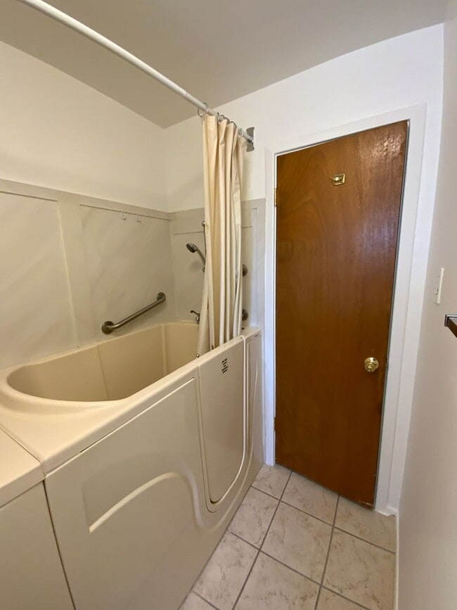 Building Photo - 3 Bedroom Single Story Home Available Near Eubank Blvd NE & Indian School Rd NE!