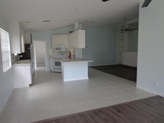 Building Photo - 8097 Montserrat Pl
