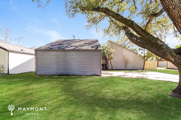 Building Photo - 15907 Red Willow Dr