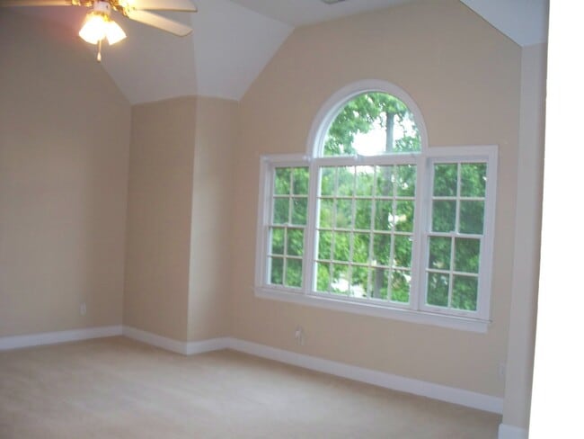 Building Photo - 2005 Templeton Gap Dr