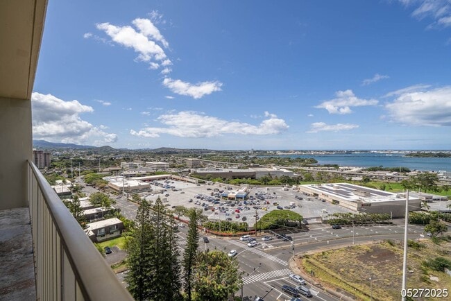 Building Photo - $2,350 / 1br - 552ft2 - Modern Comfort & Convenience 1BR/1BA/1PKG unit in Lele Pono Condo (Aiea)