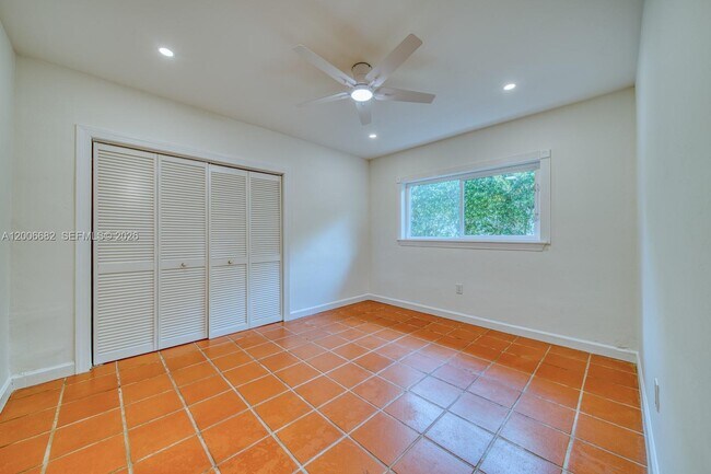 Building Photo - 1435 Blue Rd