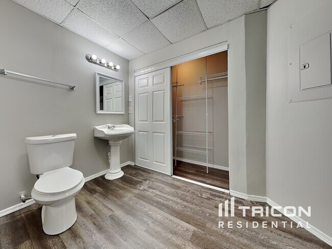 Building Photo - 4194 Riverbank Ct