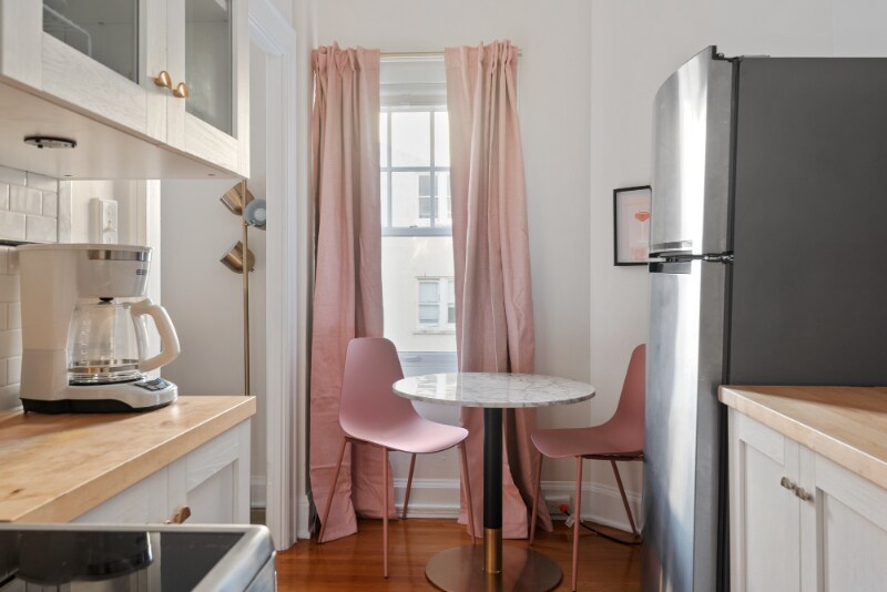 Building Photo - 2015 NW Flanders St