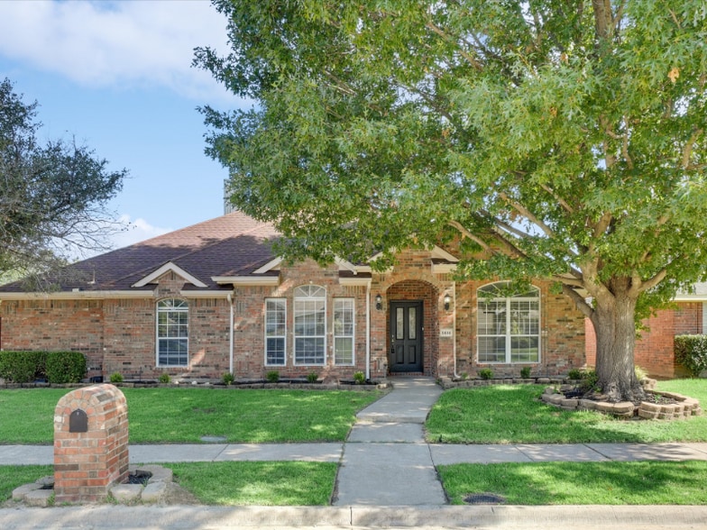 Building Photo - 5616 Petunia Dr