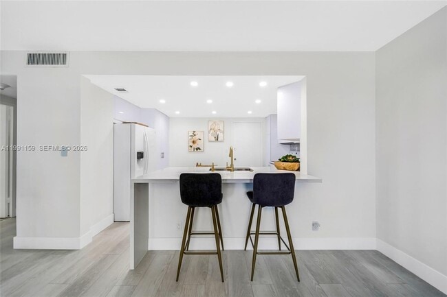 Building Photo - 2100 S Ocean Dr