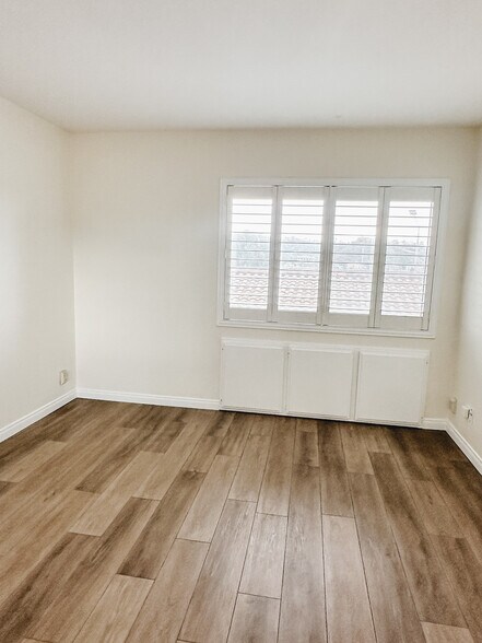 Building Photo - 10425 Caminito Cuervo