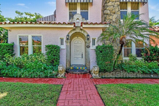 Building Photo - 194 Almeria Rd