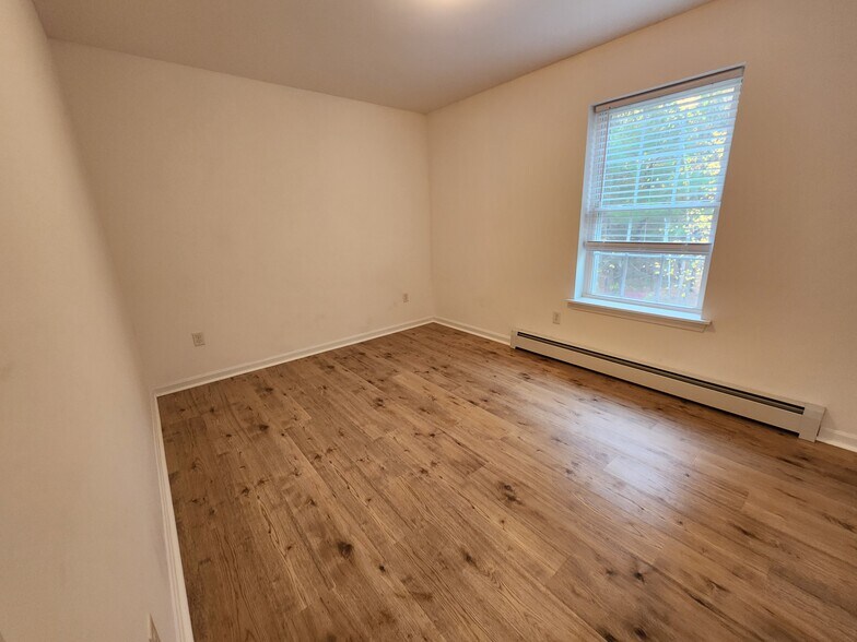 Building Photo - 112 Meadow Ridge Dr