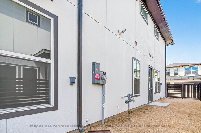 Building Photo - 10719 Mason Rd