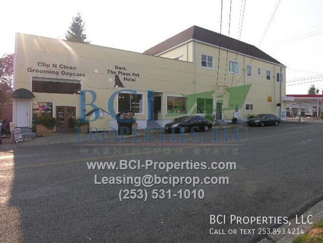 Building Photo - 1204 S Proctor St