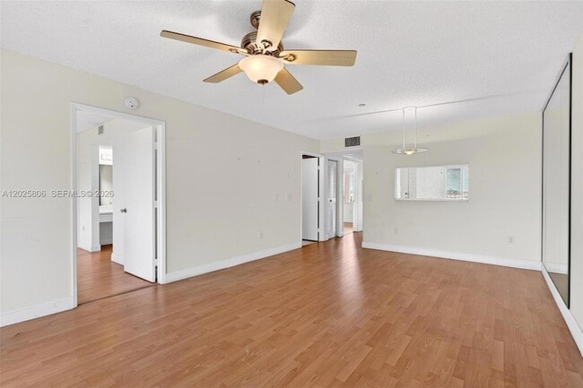Building Photo - 1650 SW 124th Terrace