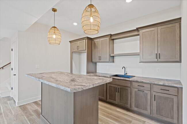 Building Photo - 5201 Buttercup Dr