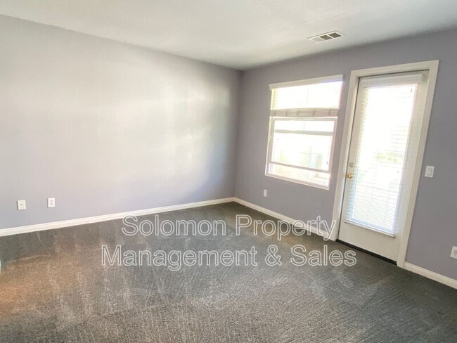 Building Photo - 765 Harbor Cliff Way