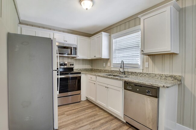 Building Photo - 8596 Timber Lane Dr