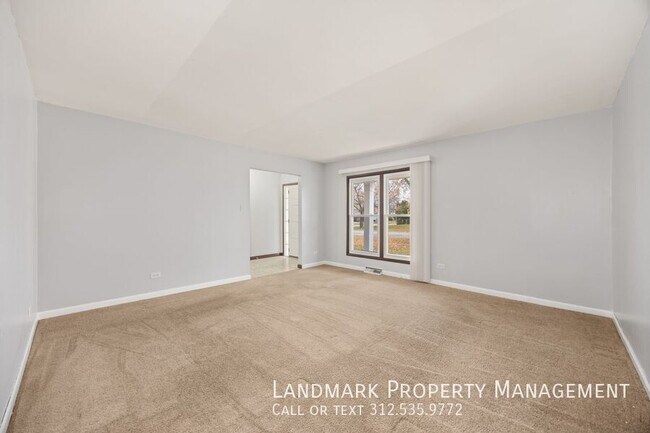 Building Photo - 654 Cambridge Ave