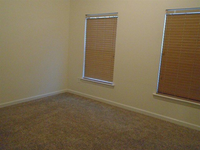 Building Photo - 70 Camden Way