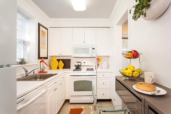 Building Photo - 2 bedroom in Boston MA 02467