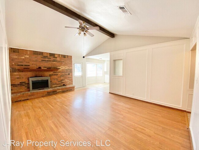 Building Photo - 3 br, 2 bath House - 213 Laura Drive